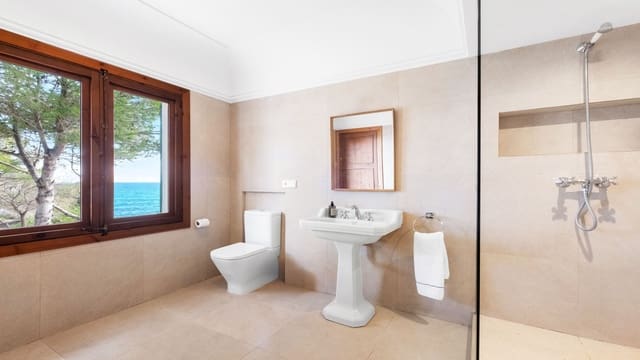 6 bedroom Villa for rent in Cala Ratjada, Capdepera with pool garage - € 15,000 (Ref: 9298962)