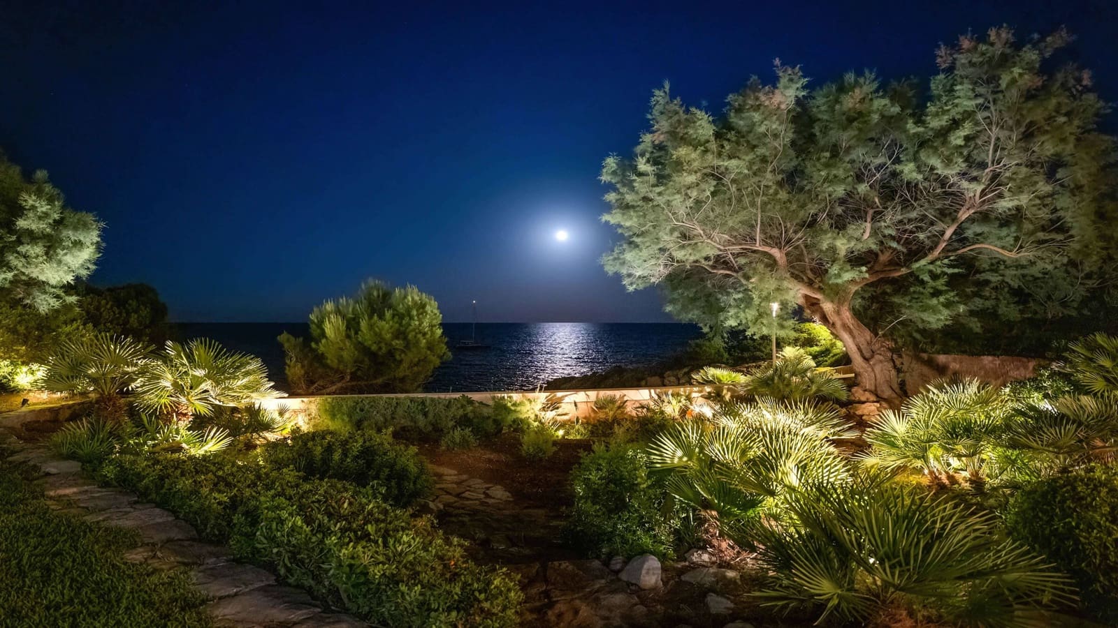 6 bedroom Villa for rent in Cala Ratjada with pool garage - € 15,000 (Ref: 9298962)