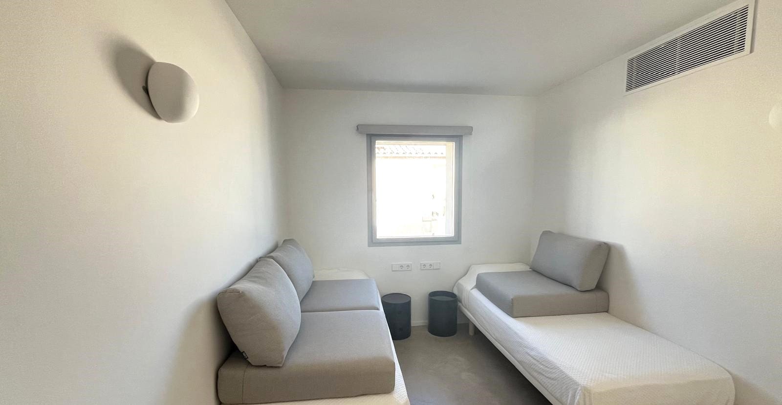 5 bedroom Apartment for rent in Colonia de Sant Pere / Colonia de San Pedro with garage - € 3,500 (Ref: 9302804)