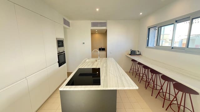 5 soveværelse Lejlighed til leje i Colonia de Sant Pere / Colonia de San Pedro, Artà med garage - € 3.500 (Ref: 9302804)