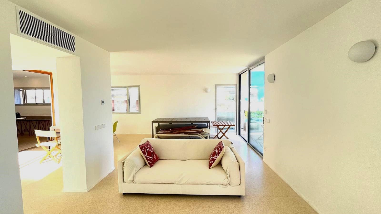 5 bedroom Apartment for rent in Colonia de Sant Pere / Colonia de San Pedro with garage - € 3,500 (Ref: 9302804)