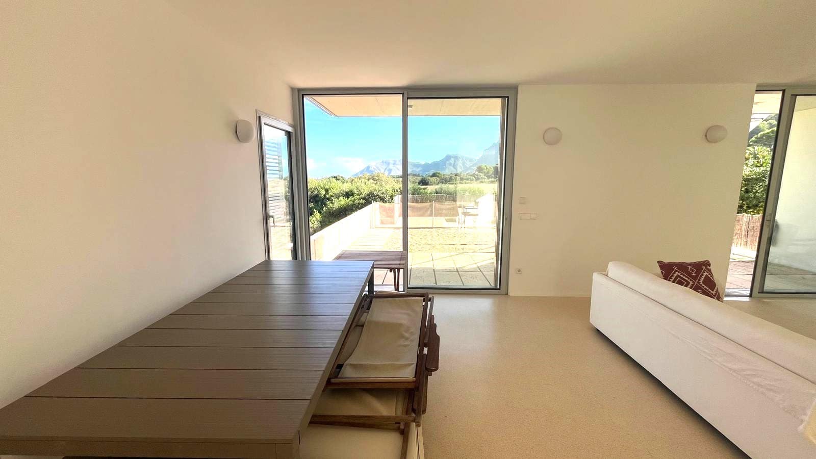 5 bedroom Apartment for rent in Colonia de Sant Pere / Colonia de San Pedro with garage - € 3,500 (Ref: 9302804)