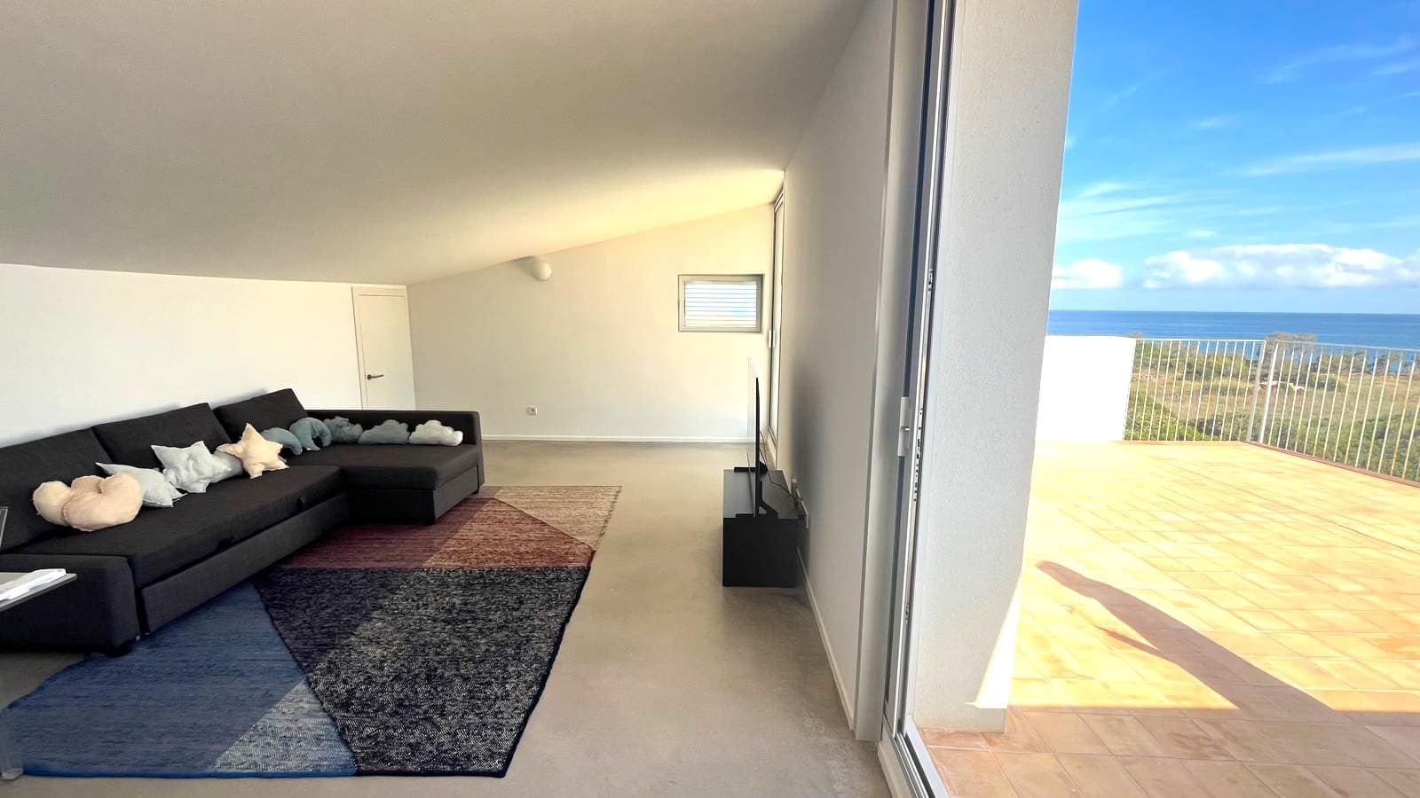 5 bedroom Apartment for rent in Colonia de Sant Pere / Colonia de San Pedro with garage - € 3,500 (Ref: 9302804)