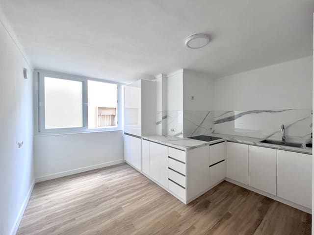 4 sovrum Lägenhet att hyra i La Missió, Palma de Mallorca med garage - 2 400 € (Ref: 9307234)