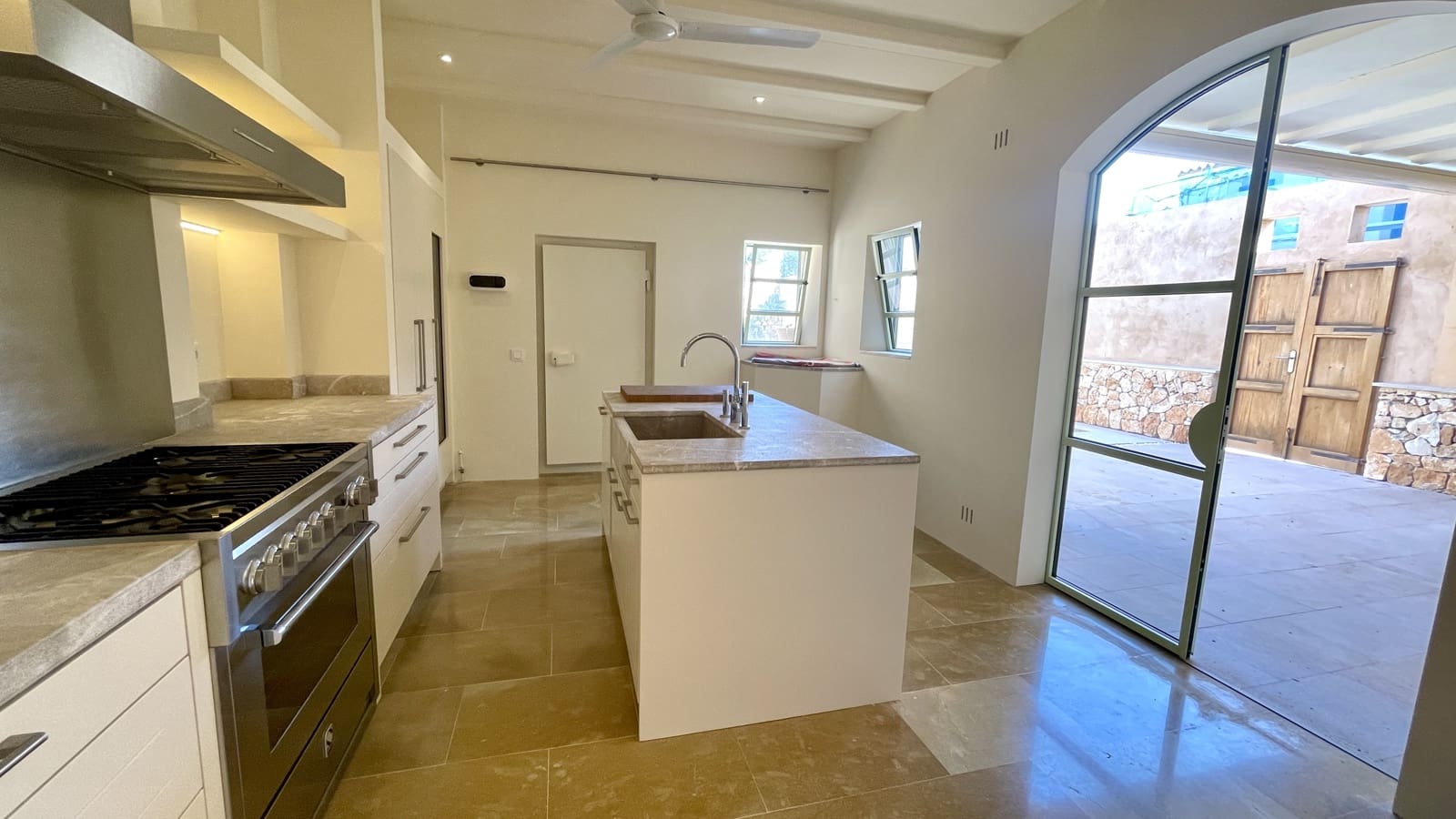 3 soveværelse Byhus til salg i Ses Salines med swimmingpool - € 1.750.000 (Ref: 9310190)