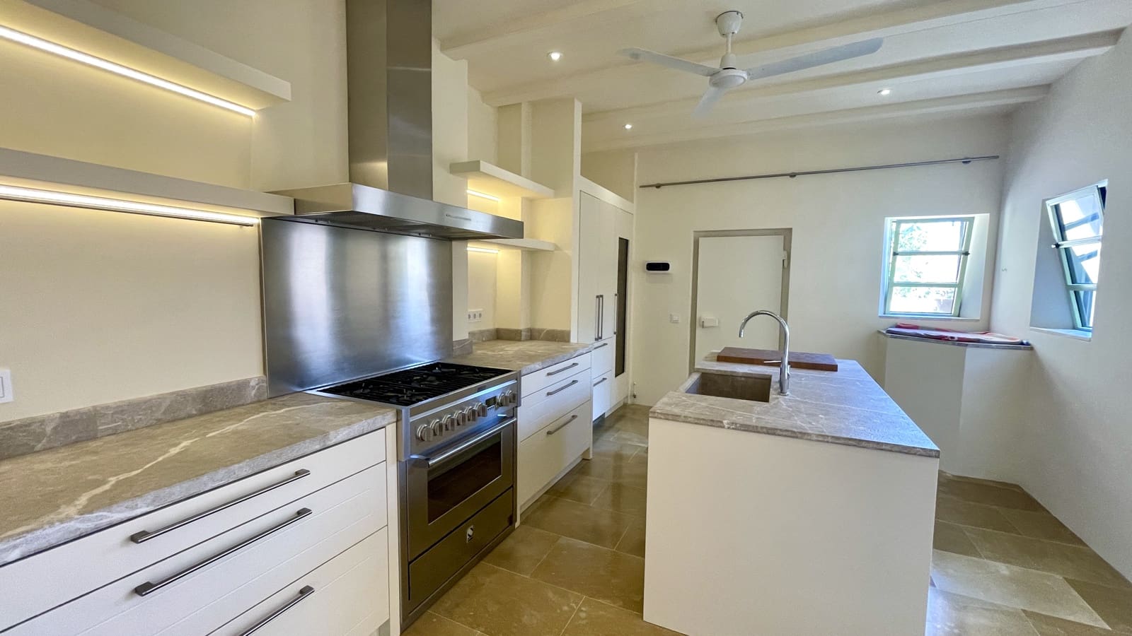 3 soveværelse Byhus til salg i Ses Salines med swimmingpool - € 1.750.000 (Ref: 9310190)