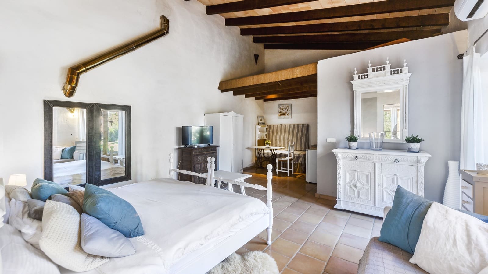 4 bedroom Finca/Country House for rent in Campos with pool garage - € 6,000 (Ref: 9315197)