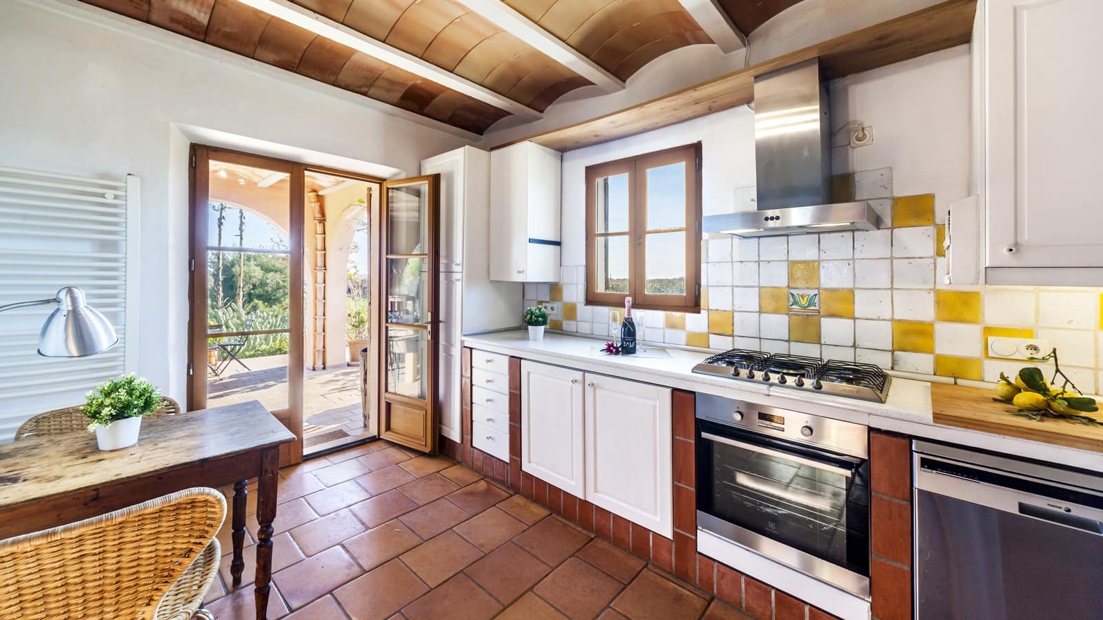 4 bedroom Finca/Country House for rent in Campos with pool garage - € 6,000 (Ref: 9315197)