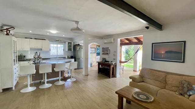 3 sypialnia Willa na sprzedaż w Establiments, Palma de Mallorca z basenem garażem - 1 650 000 € (Ref: 9315198)