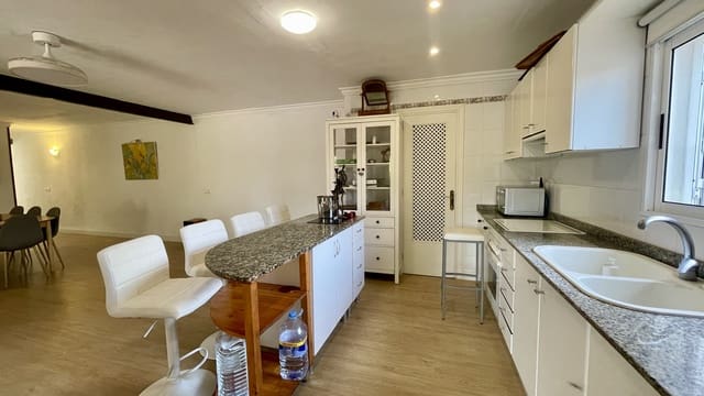 3 sypialnia Willa na sprzedaż w Establiments, Palma de Mallorca z basenem garażem - 1 650 000 € (Ref: 9315198)