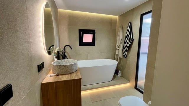 2 bedroom Apartment for rent in El Terreno, Palma de Mallorca - € 1,900 (Ref: 9319929)