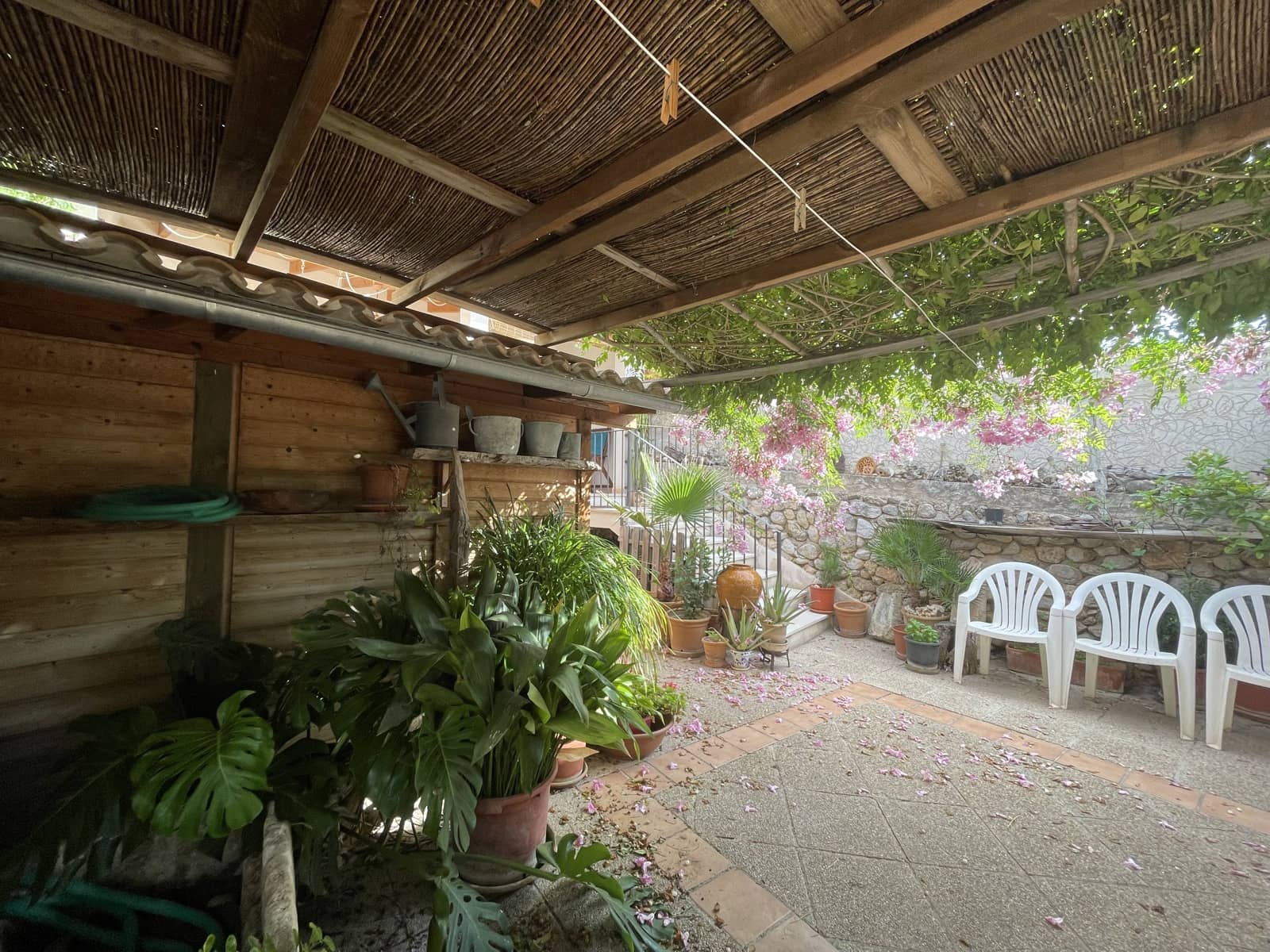 3 bedroom Townhouse for sale in Buger with garage - € 525,000 (Ref: 9325611)