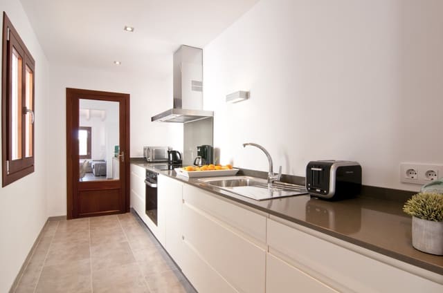 3 soveværelse Villa til leje i Capdepera - € 3.000 (Ref: 9329848)