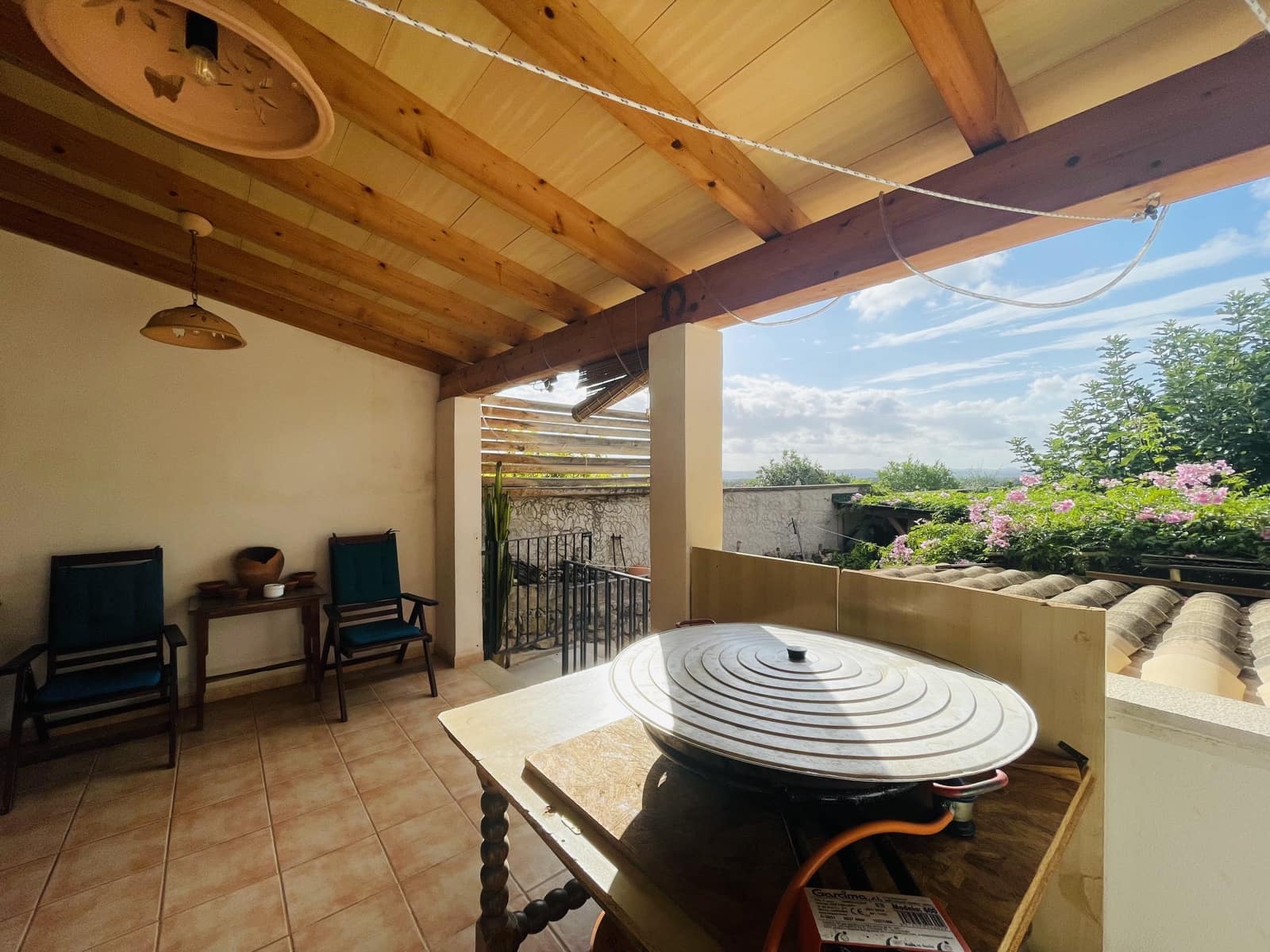 3 bedroom Townhouse for rent in Buger with garage - € 2,000 (Ref: 9332731)