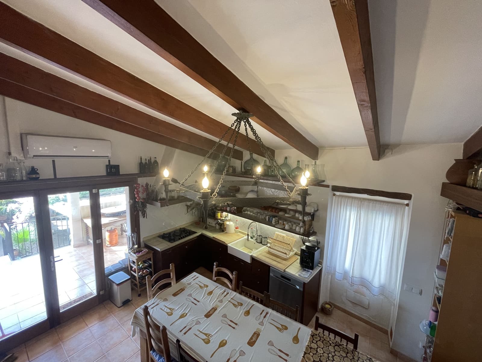 3 bedroom Townhouse for rent in Buger with garage - € 2,000 (Ref: 9332731)