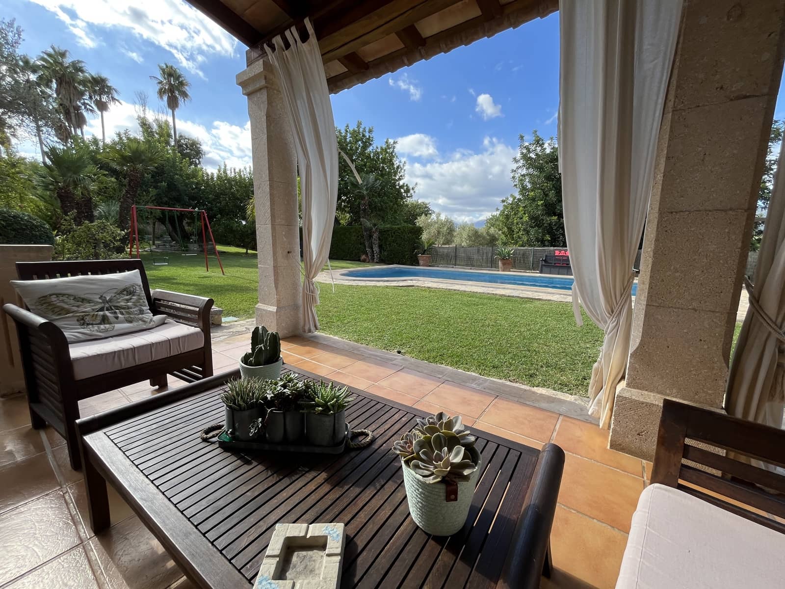 4 makuuhuone Maalaistalo vuokrattavana paikassa Inca mukana uima-altaan 
autotalli - 6 900 € (Ref: 9332732)