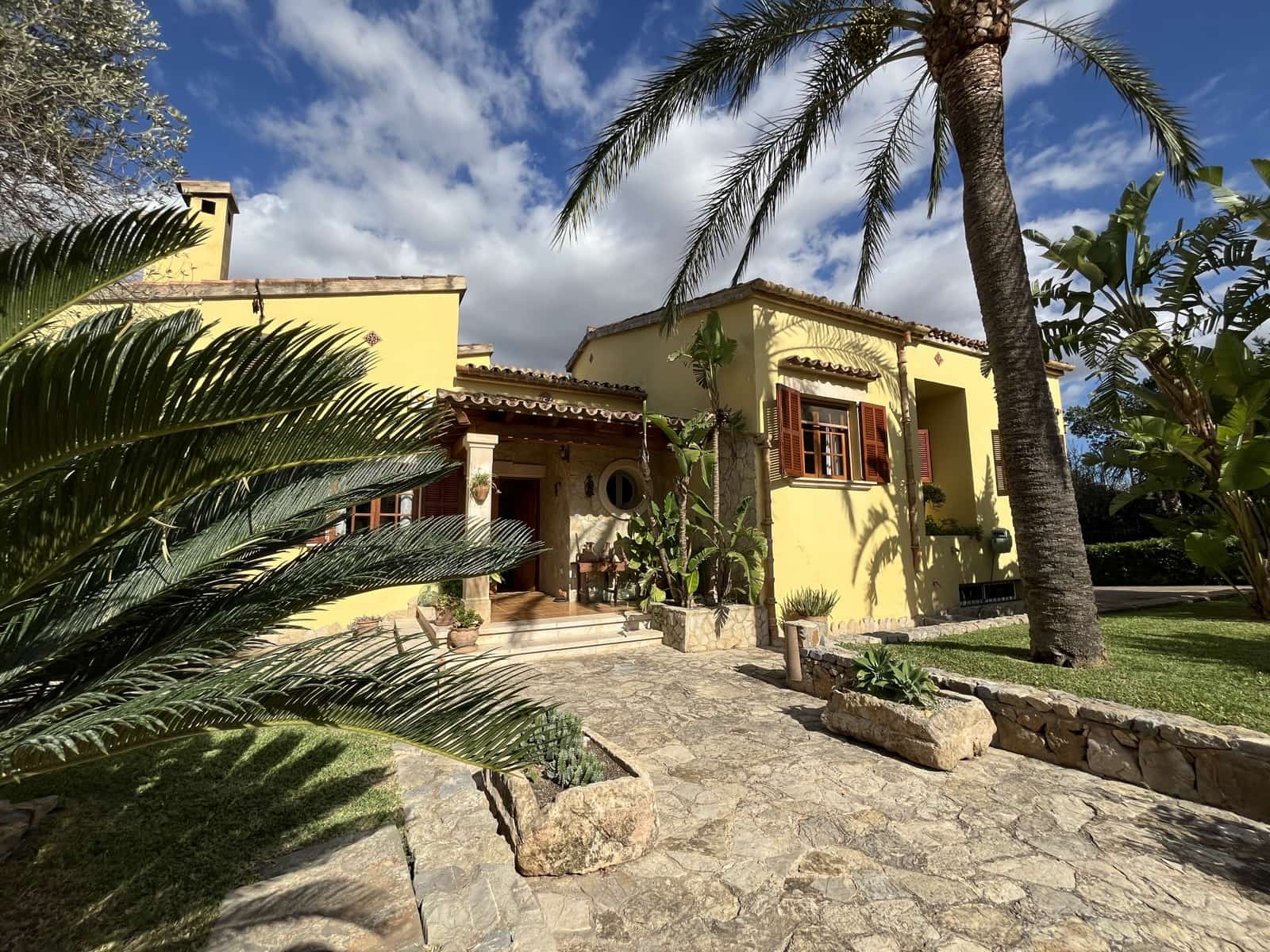 4 makuuhuone Maalaistalo vuokrattavana paikassa Inca mukana uima-altaan 
autotalli - 6 900 € (Ref: 9332732)