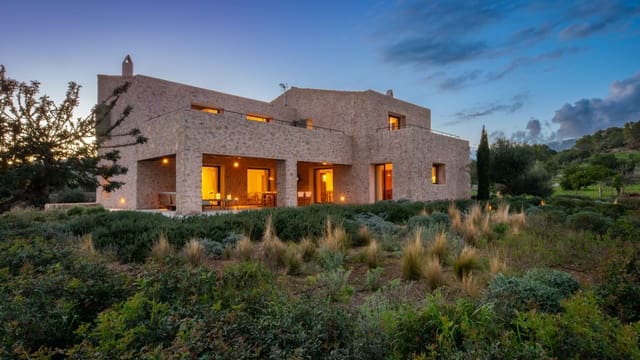 4 soverom Finca/Herregård til salgs i Selva med svømmebasseng garasje - € 4 950 000 (Ref: 9340255)