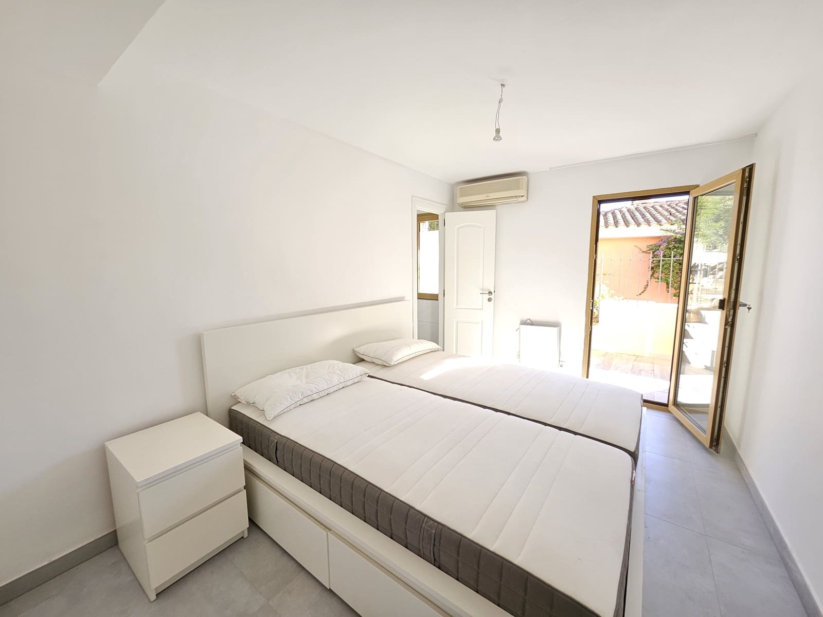 2 bedroom Apartment for sale in Santa Ponsa with garage - € 775,000 (Ref: 9345686)