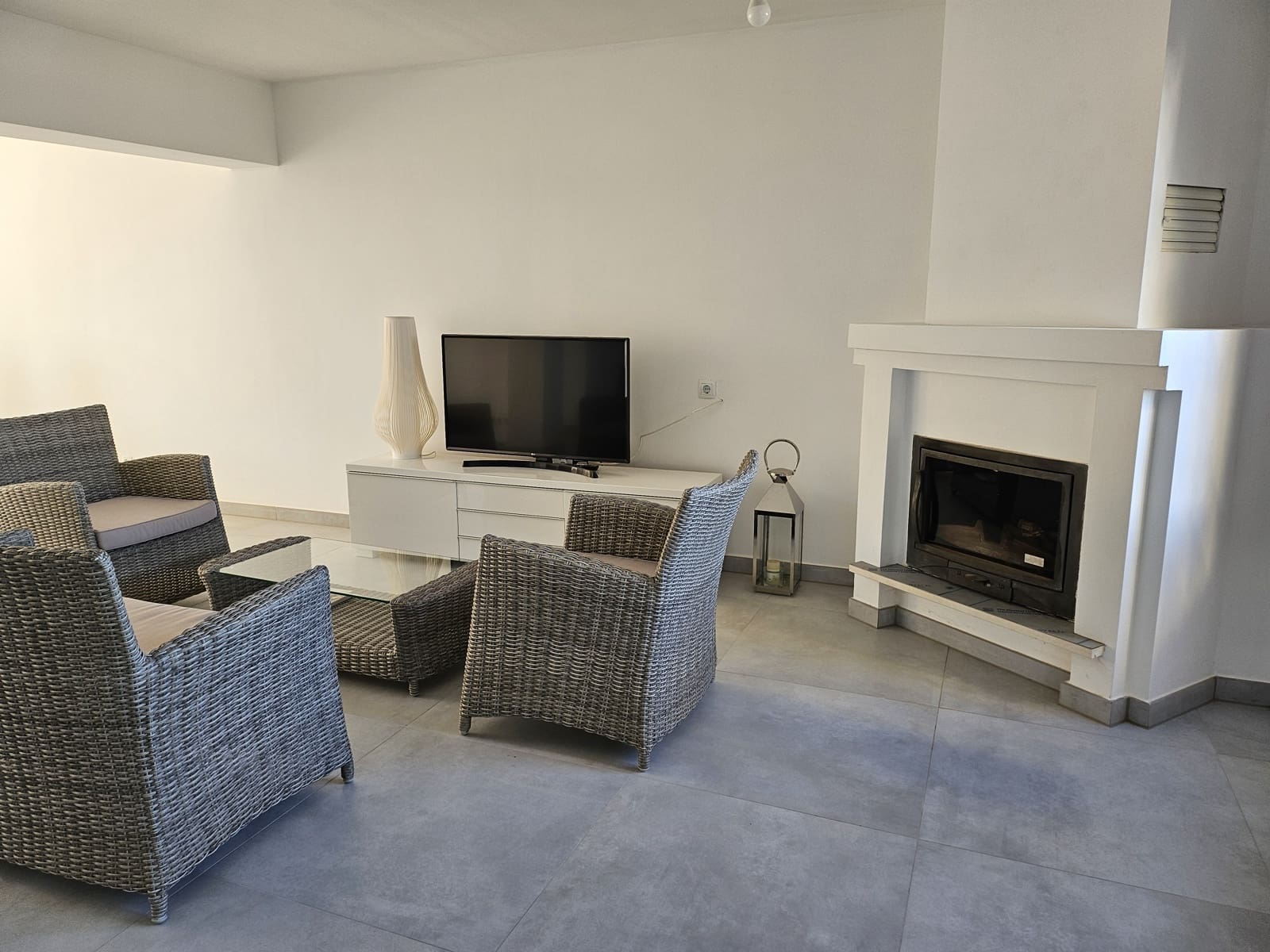 2 bedroom Apartment for sale in Santa Ponsa with garage - € 775,000 (Ref: 9345686)