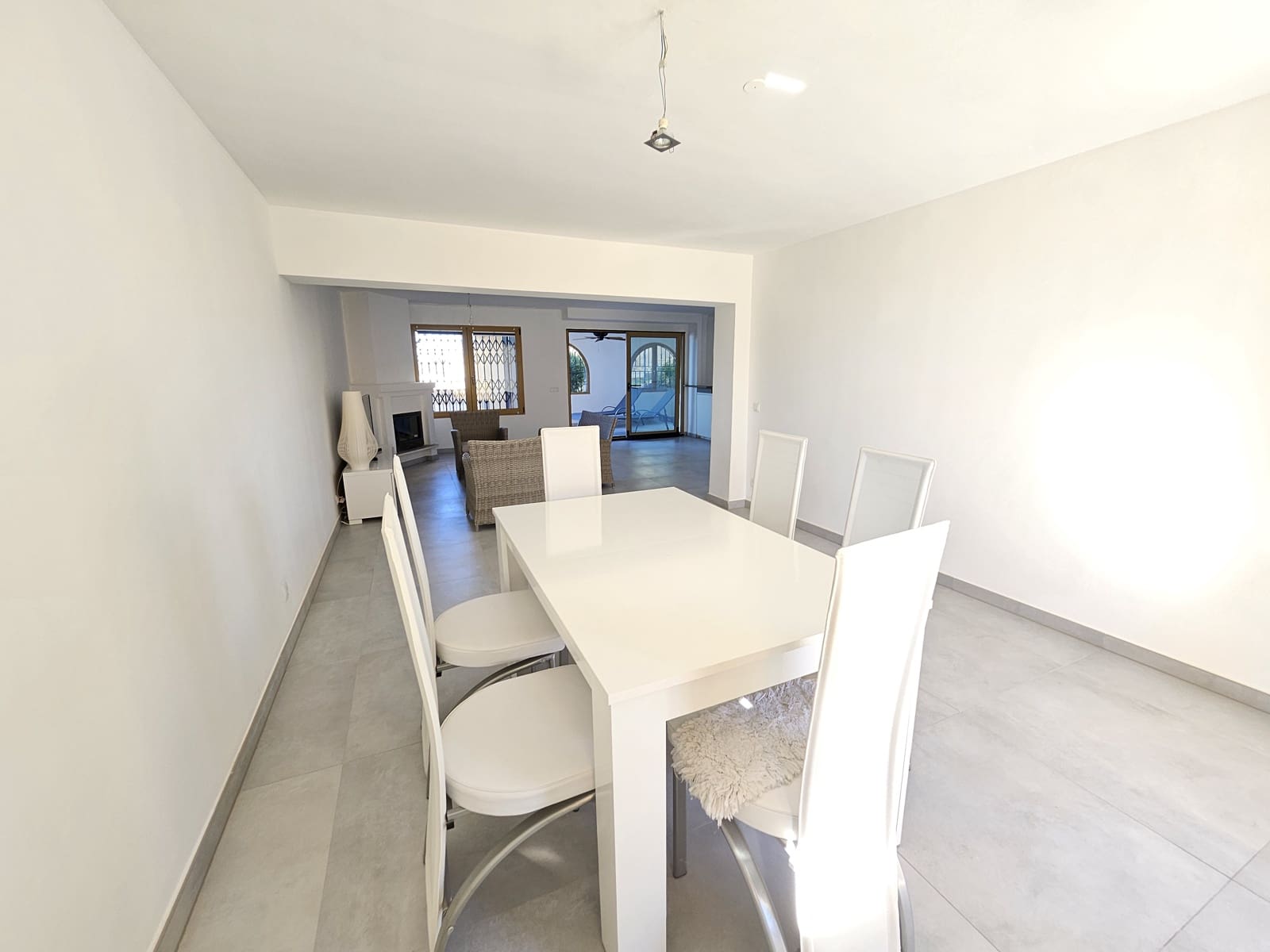 2 bedroom Apartment for sale in Santa Ponsa with garage - € 775,000 (Ref: 9345686)