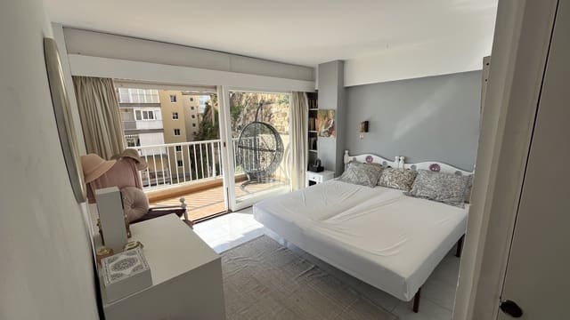 2 soveværelse Lejlighed til salg i Santa Ponsa, Calvià med garage - € 355.000 (Ref: 9352885)