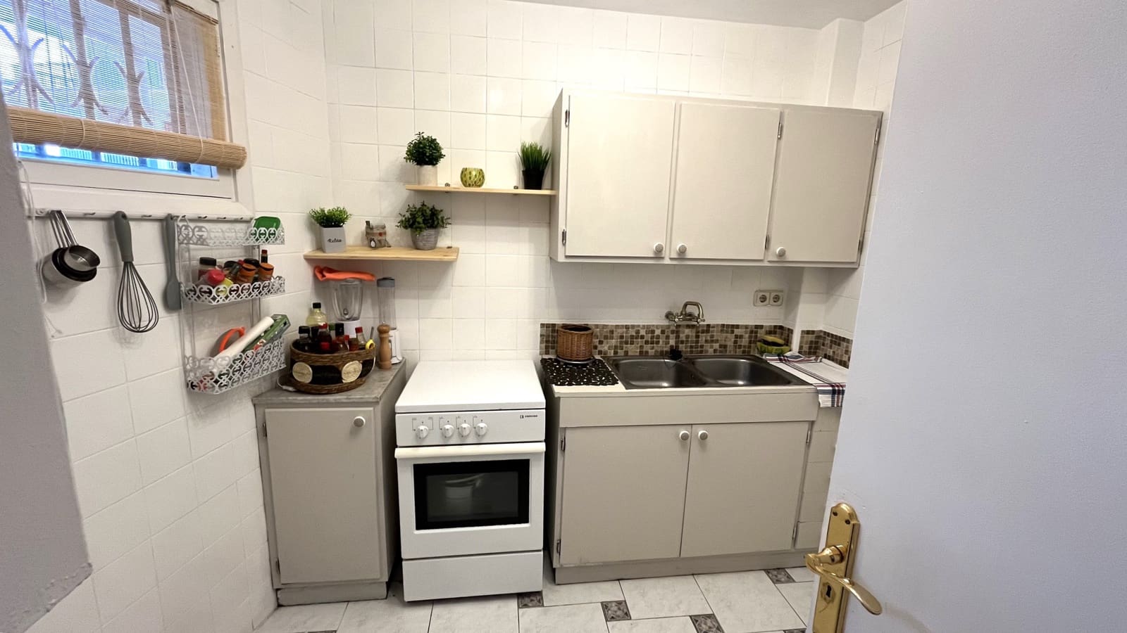 2 bedroom Apartment for sale in Santa Ponsa with garage - € 355,000 (Ref: 9352885)