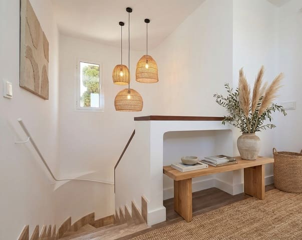 3 soverom Villa til salgs i Santa Ponsa, Calvià med svømmebasseng garasje - € 1 750 000 (Ref: 9354503)