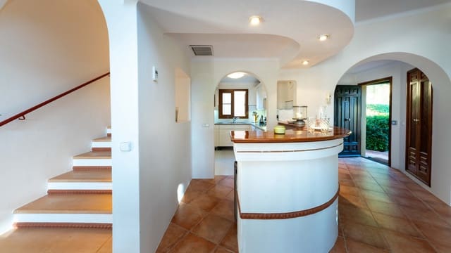 3 soveværelse Villa til salg i Santa Ponsa, Calvià med swimmingpool garage - € 1.300.000 (Ref: 9354505)