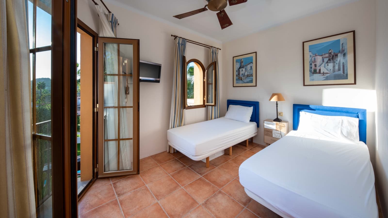 3 soveværelse Villa til salg i Santa Ponsa med swimmingpool garage - € 1.300.000 (Ref: 9354505)