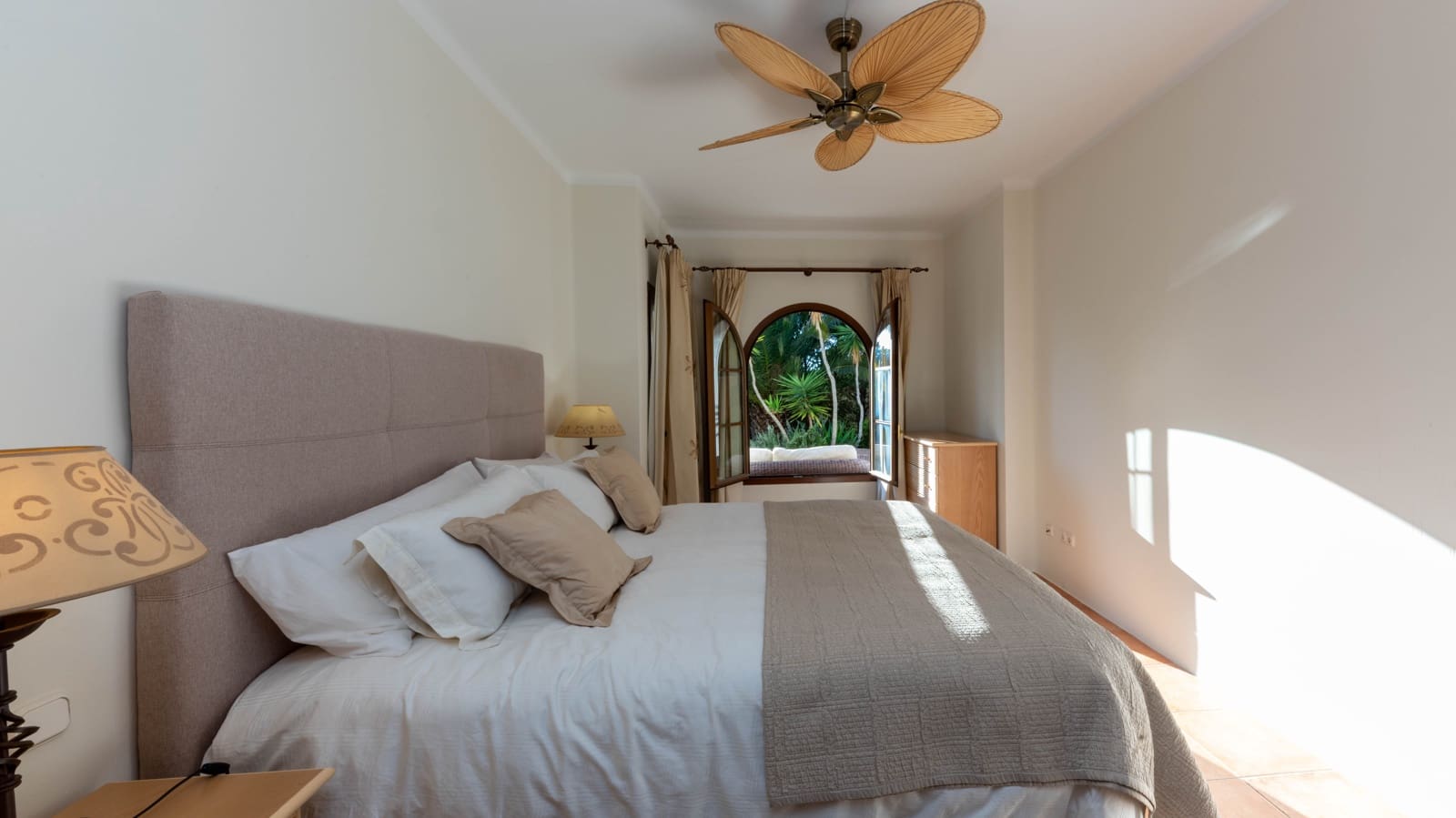 3 soveværelse Villa til salg i Santa Ponsa med swimmingpool garage - € 1.300.000 (Ref: 9354505)