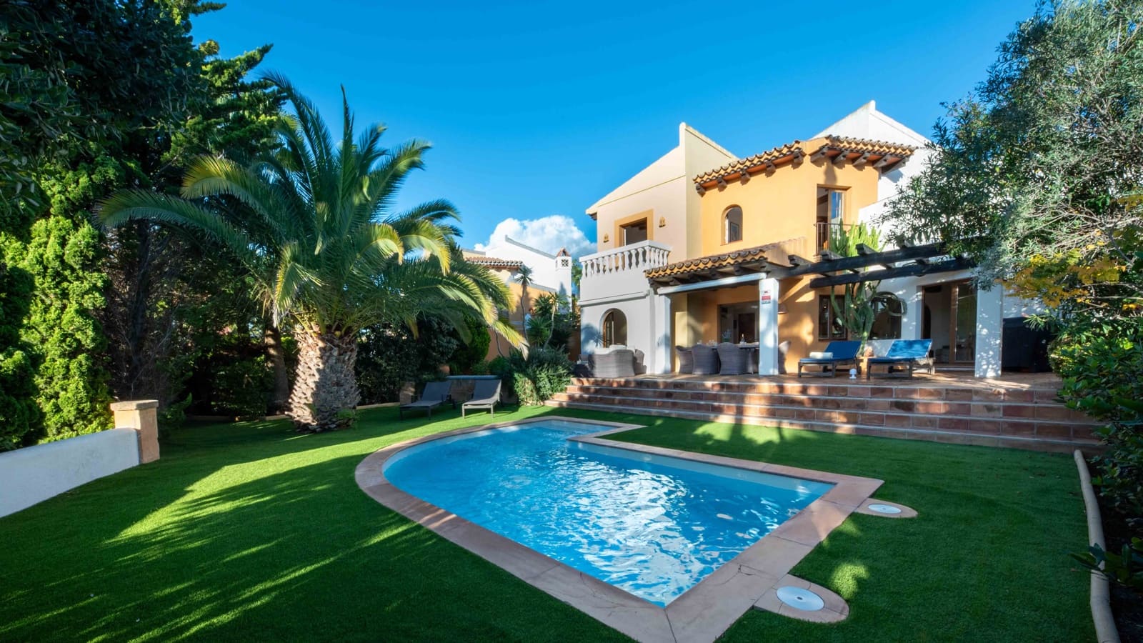 3 soveværelse Villa til salg i Santa Ponsa med swimmingpool garage - € 1.300.000 (Ref: 9354505)