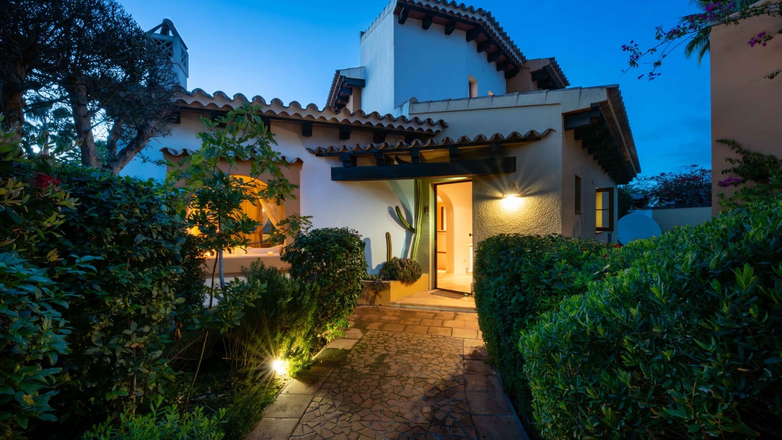 3 soveværelse Villa til salg i Santa Ponsa med swimmingpool garage - € 1.300.000 (Ref: 9354505)