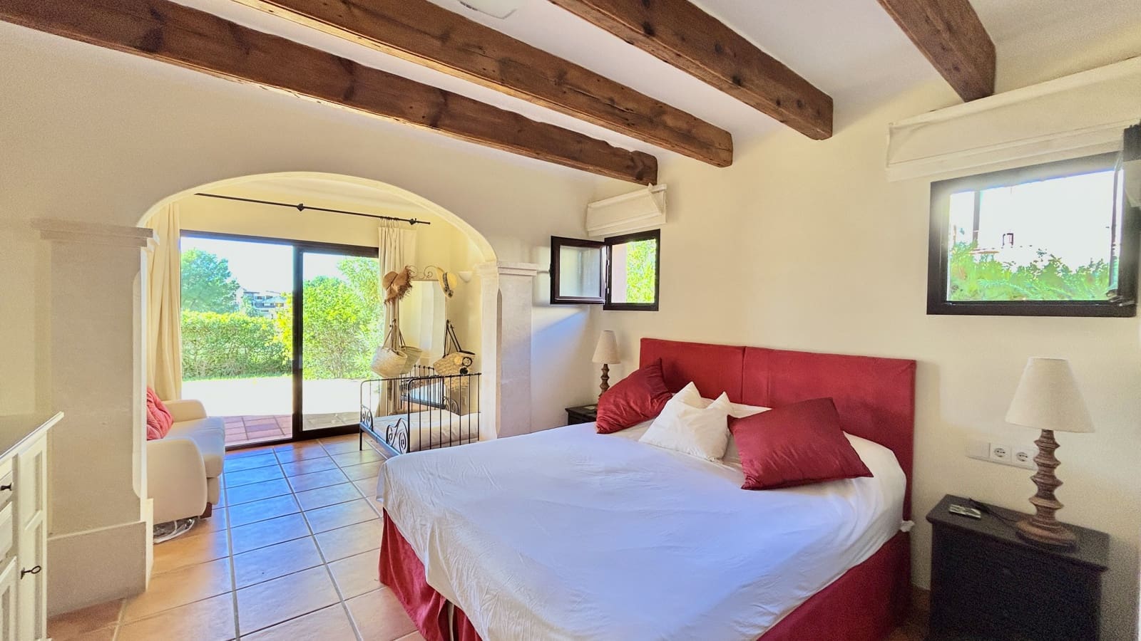 3 bedroom Apartment for sale in Santa Ponsa with garage - € 995,000 (Ref: 9360885)