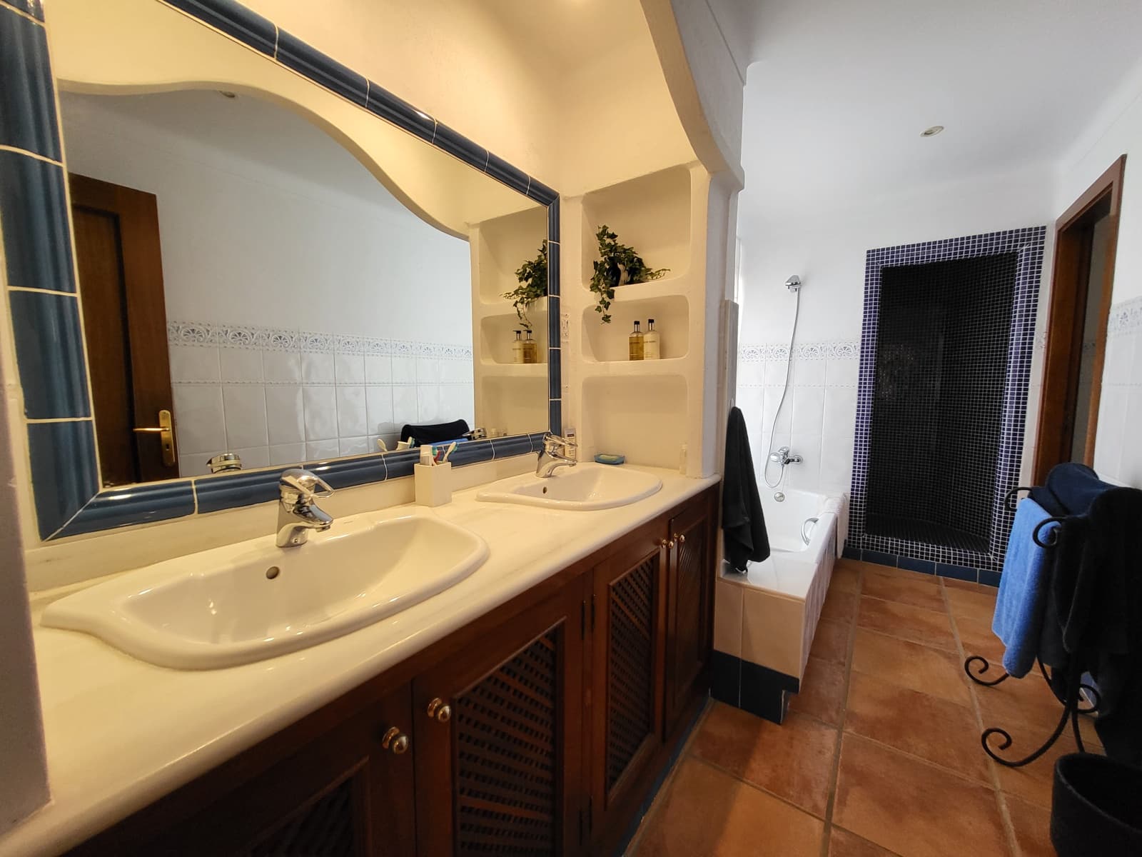 3 bedroom Apartment for sale in Santa Ponsa with garage - € 995,000 (Ref: 9360885)