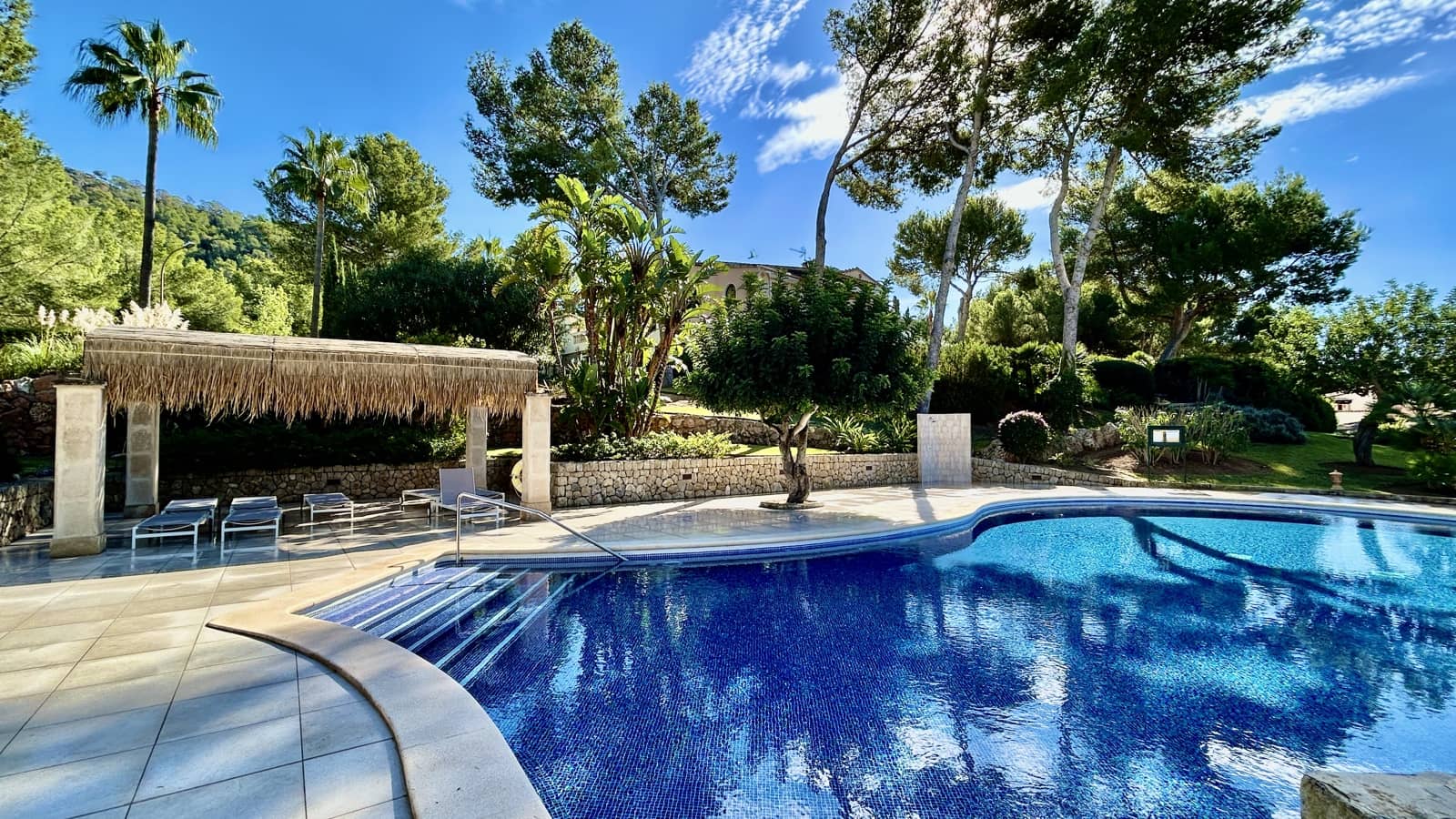 3 bedroom Apartment for sale in Santa Ponsa with garage - € 995,000 (Ref: 9360885)