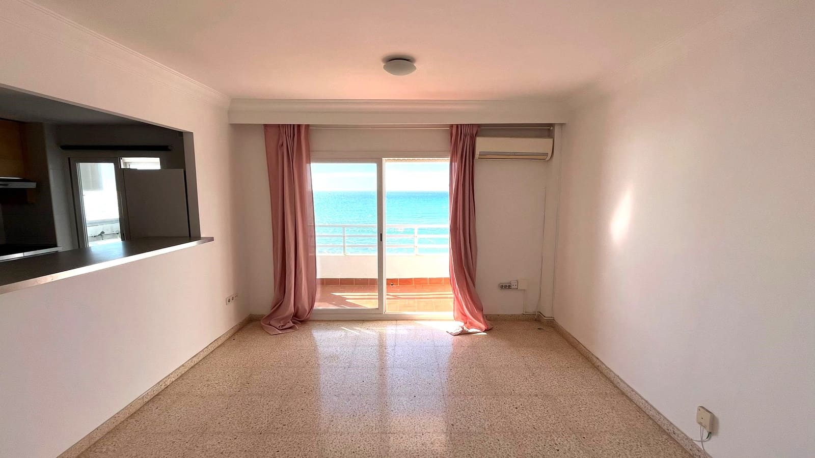 2 bedroom Apartment for rent in Palma de Mallorca with garage - € 1,600 (Ref: 9363406)