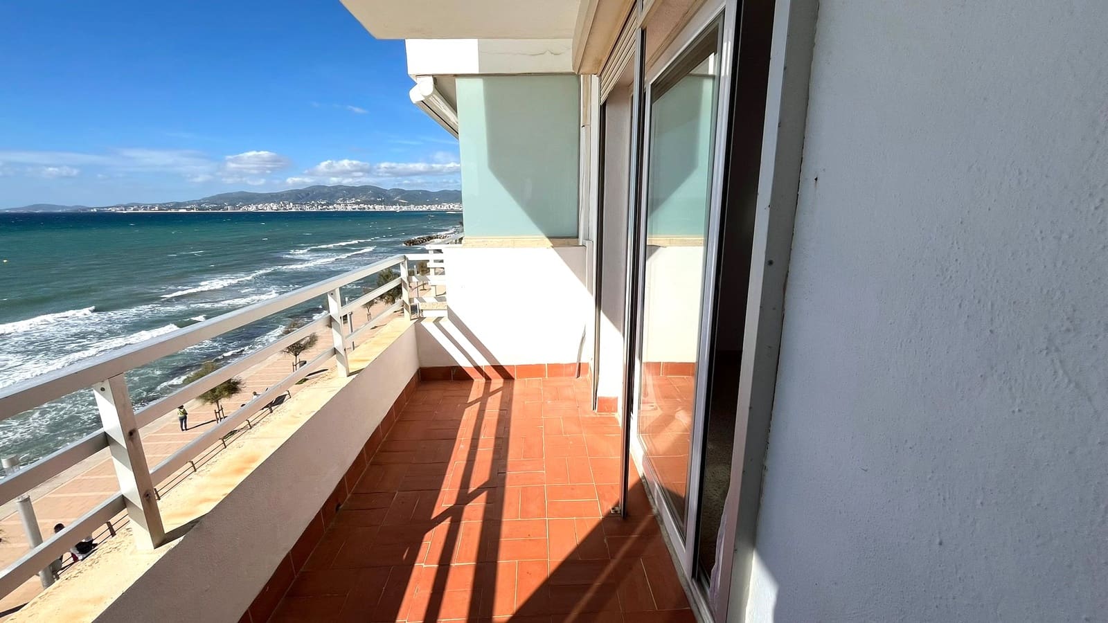 2 bedroom Apartment for rent in Palma de Mallorca with garage - € 1,600 (Ref: 9363406)