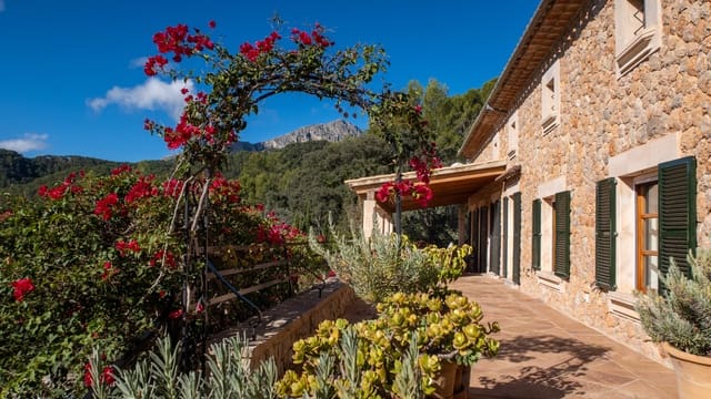 5 bedroom Finca/Country House for sale in Puigpunyent with pool garage - € 3,995,000 (Ref: 9371155)