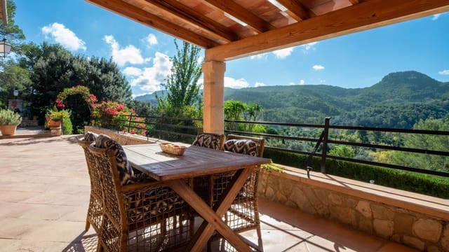 5 bedroom Finca/Country House for sale in Puigpunyent with pool garage - € 3,995,000 (Ref: 9371155)