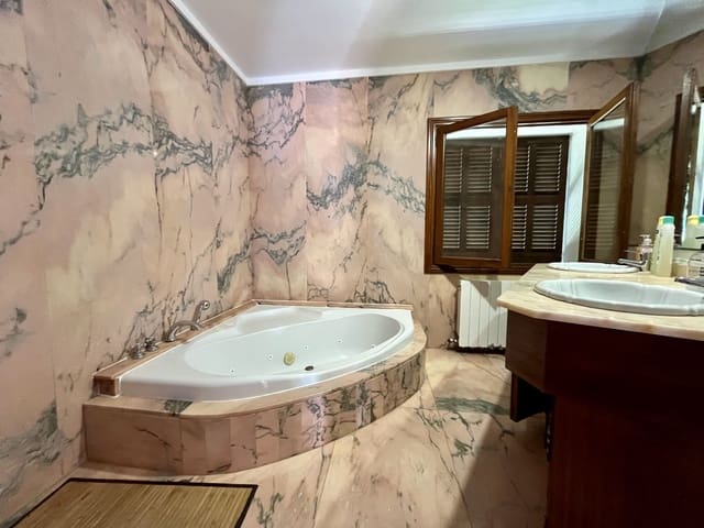 6 bedroom Finca/Country House for rent in Alaró with pool garage - € 6,500 (Ref: 9380157)