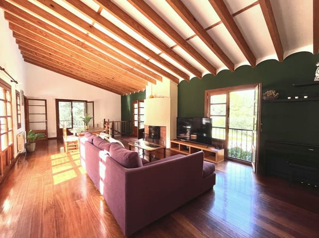 6 bedroom Finca/Country House for rent in Alaró with pool garage - € 6,500 (Ref: 9380157)