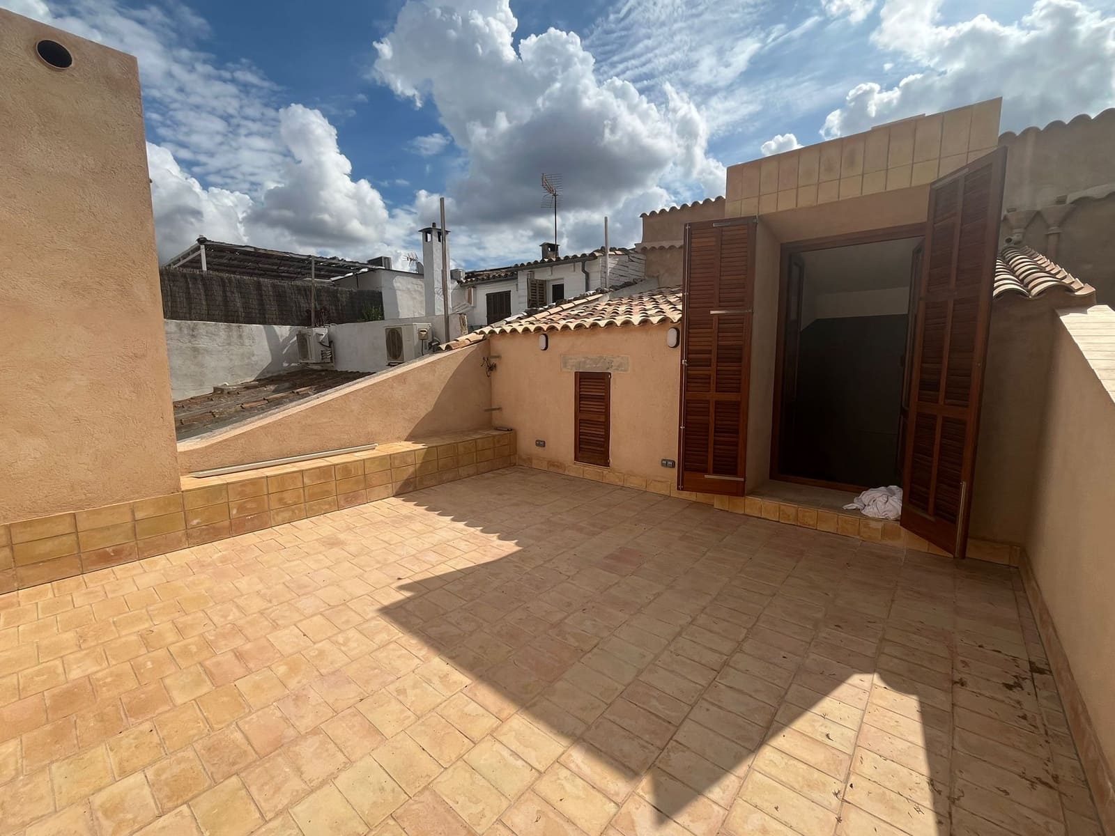 4 soveværelse Villa til leje i Sencelles med swimmingpool garage - € 4.000 (Ref: 9380159)