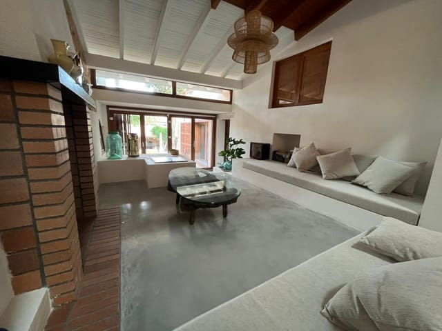 4 soveværelse Villa til leje i Sencelles med swimmingpool garage - € 4.000 (Ref: 9380159)