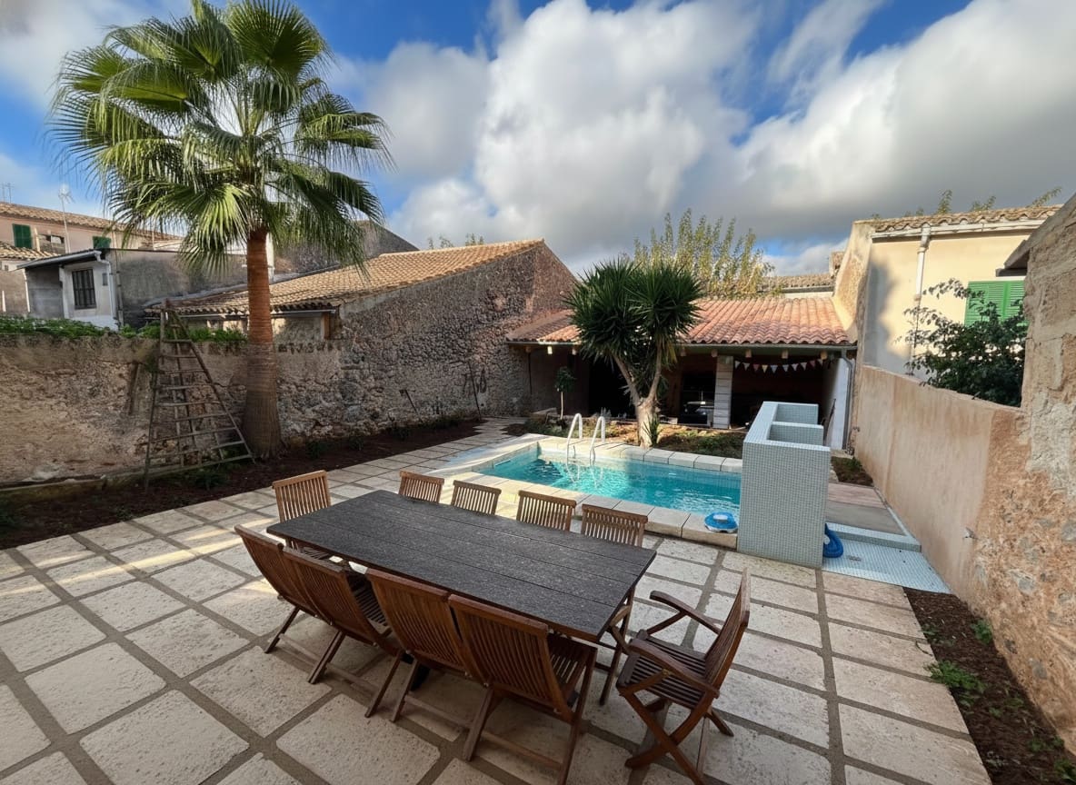 4 bedroom Villa for rent in Sencelles with pool garage - € 4,000 (Ref: 9380159)