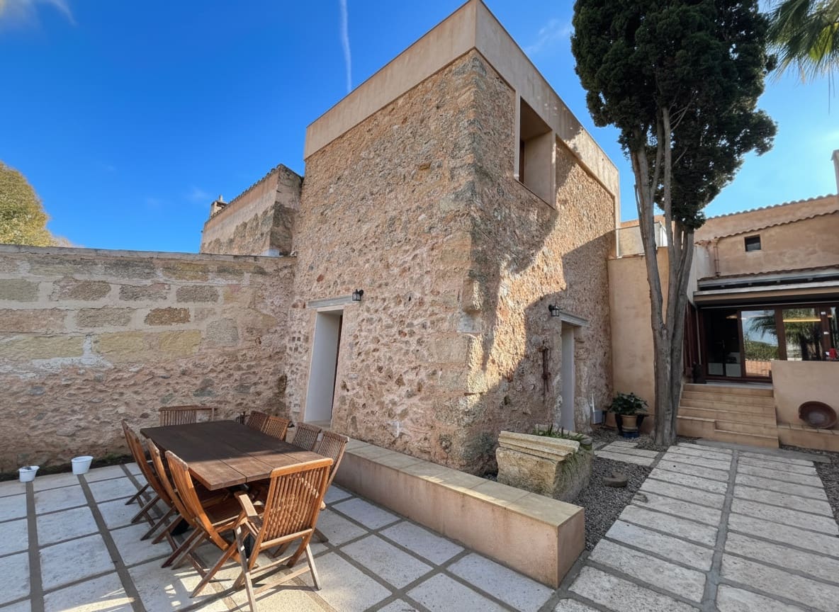 4 bedroom Villa for rent in Sencelles with pool garage - € 4,000 (Ref: 9380159)