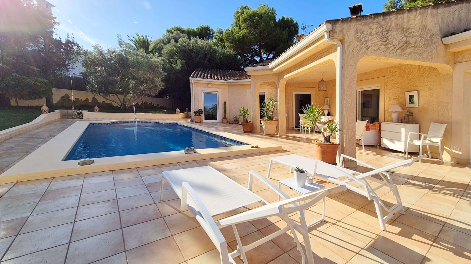 3 soveværelse Villa til salg i Santa Ponsa med swimmingpool garage - € 1.325.000 (Ref: 9384809)