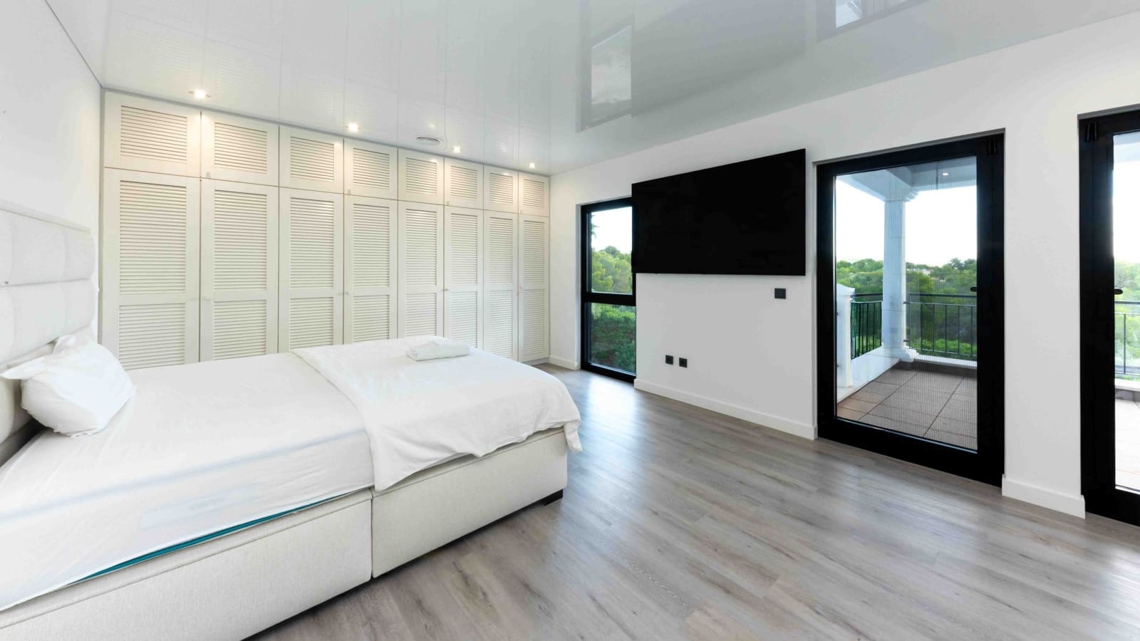 4 soveværelse Villa til salg i Santa Ponsa med swimmingpool garage - € 3.600.000 (Ref: 9384810)