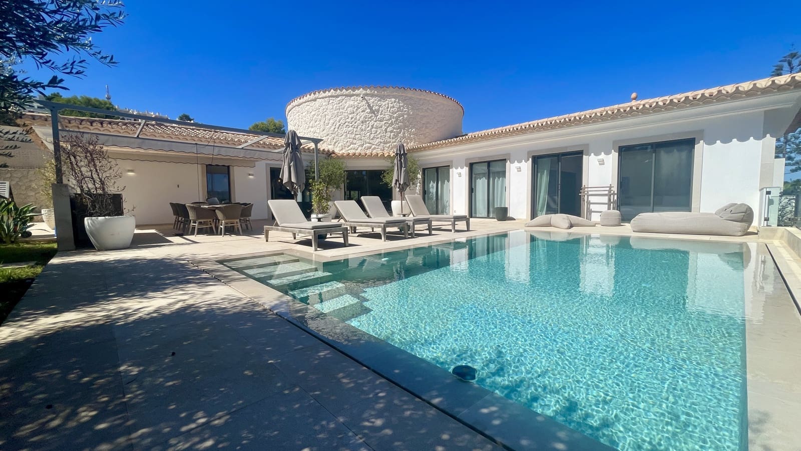 Chalet de 5 habitaciones en Santa Ponsa en venta con piscina garaje - 3.690.000 € (Ref: 9384811)