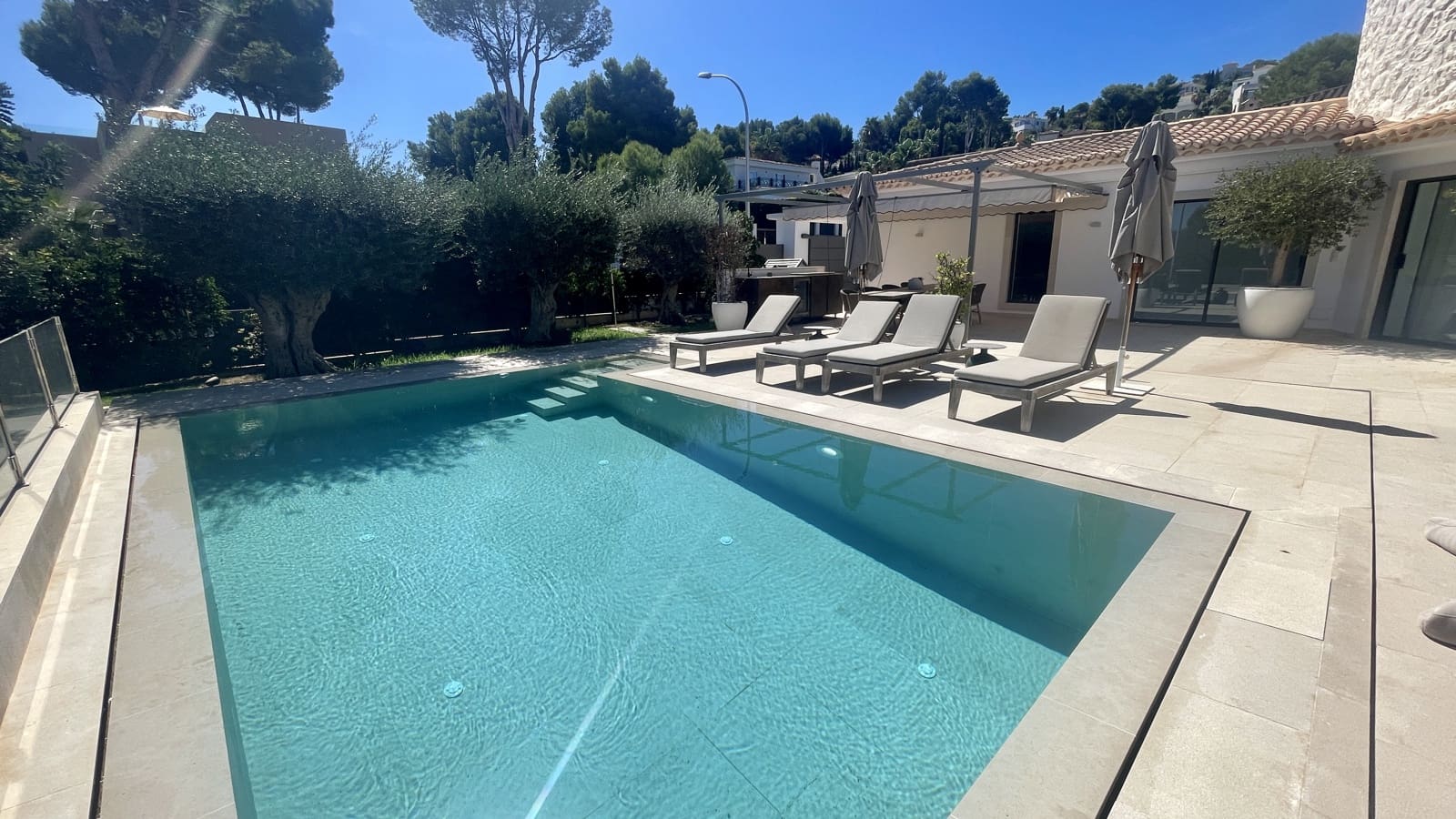 Chalet de 5 habitaciones en Santa Ponsa en venta con piscina garaje - 3.690.000 € (Ref: 9384811)